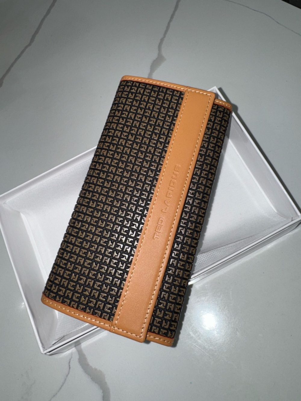 Ted Lapidus Women's Brown Patterned Clutch with Tan Trim - Picture 3 of 8